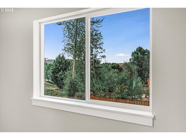 85 Nw MAWRCREST Ave, Gresham, OR 97030