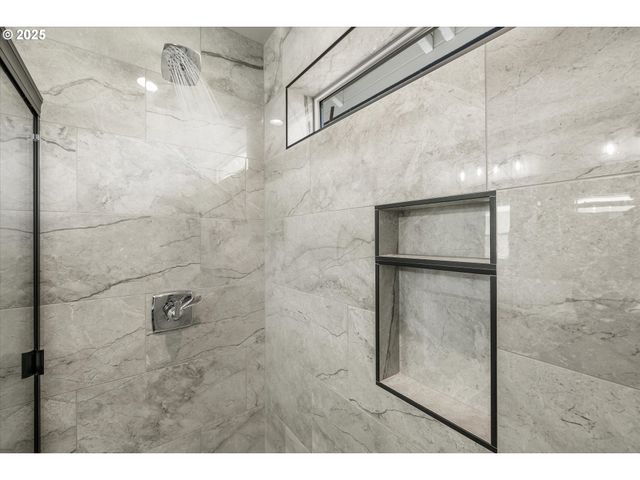 85 Nw MAWRCREST Ave, Gresham, OR 97030