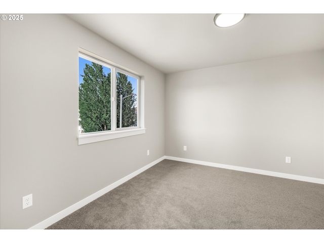 85 Nw MAWRCREST Ave, Gresham, OR 97030