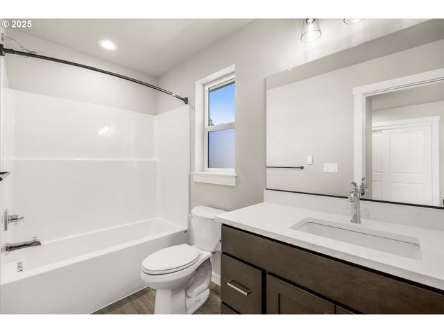 85 Nw MAWRCREST Ave, Gresham, OR 97030