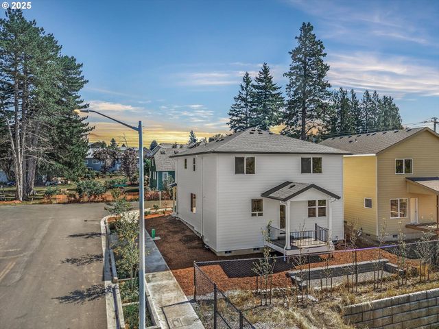 85 Nw MAWRCREST Ave, Gresham, OR 97030