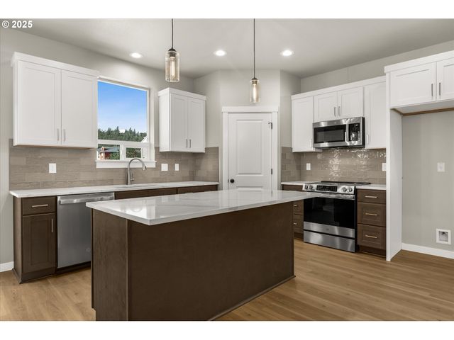 85 Nw MAWRCREST Ave, Gresham, OR 97030