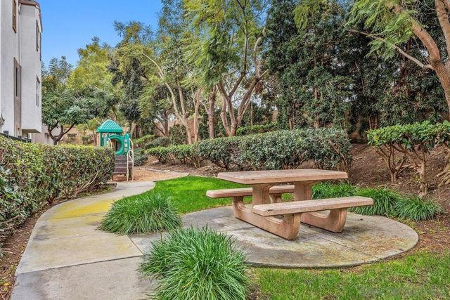 3133 Via Puerta, Carlsbad, CA 92009