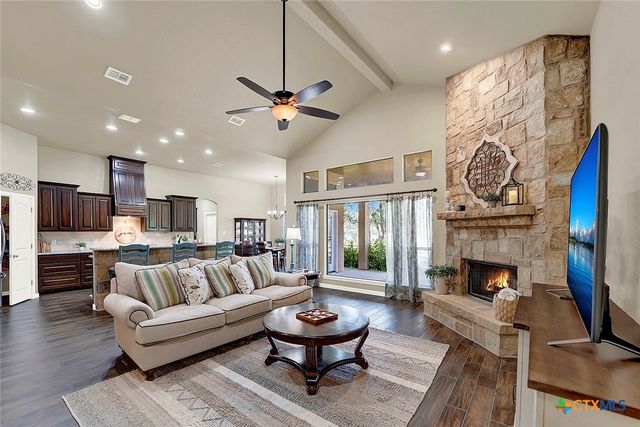 1021 FM 3432, Adkins, TX 78101