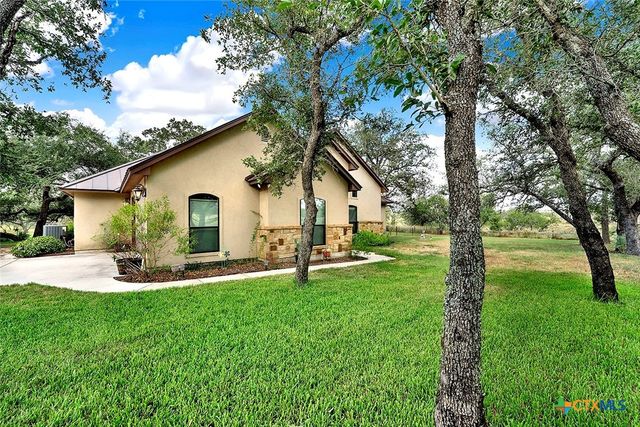 1021 FM 3432, Adkins, TX 78101