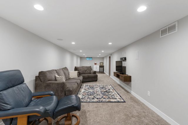 474 83rd Avenue NE, Spring Lake Park, MN 55432