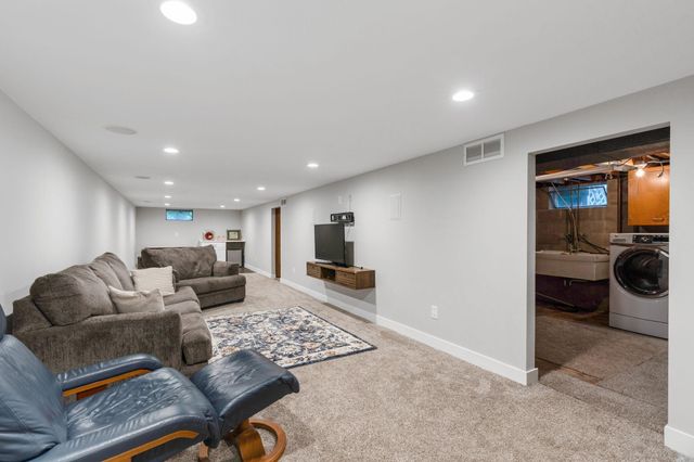 474 83rd Avenue NE, Spring Lake Park, MN 55432