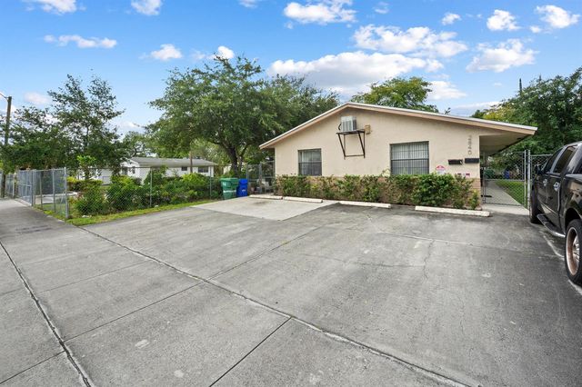 2840 NW 13th Court 1-2, Fort Lauderdale, FL 33311