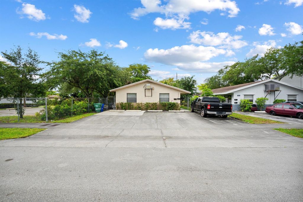 2840 NW 13th Court 1-2, Fort Lauderdale, FL 33311