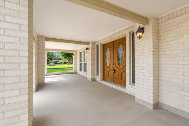 235 Lakeview Harbor, Onalaska, TX 77360