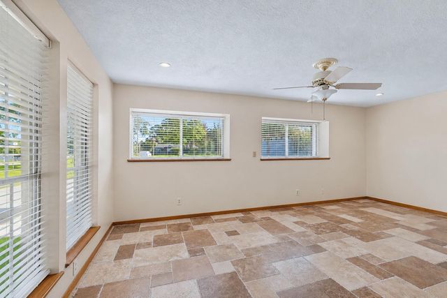 235 Lakeview Harbor, Onalaska, TX 77360