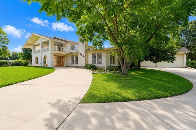 235 Lakeview Harbor, Onalaska, TX 77360