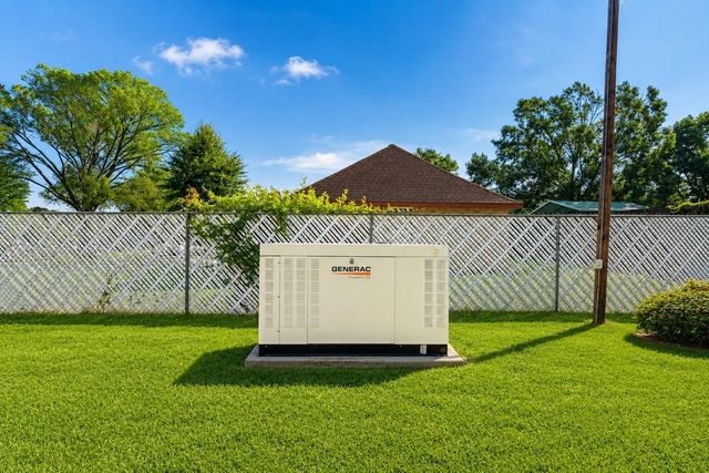 235 Lakeview Harbor, Onalaska, TX 77360