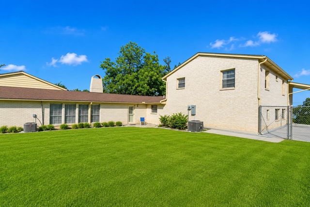 235 Lakeview Harbor, Onalaska, TX 77360