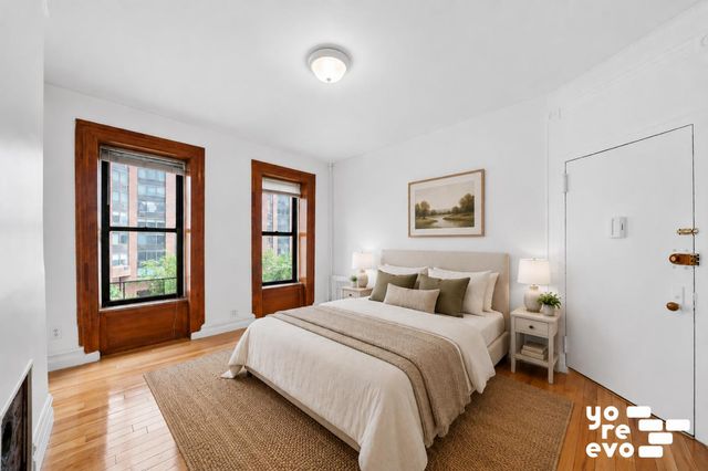 208 E 90th St Apt 4W, New York City, NY 10128