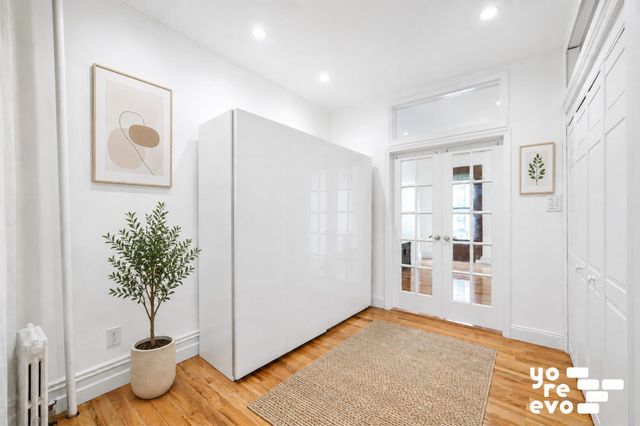 208 E 90th St Apt 4W, New York City, NY 10128