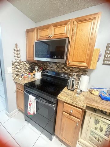 3001 NW 4th Ter 158, Pompano Beach, FL 33064