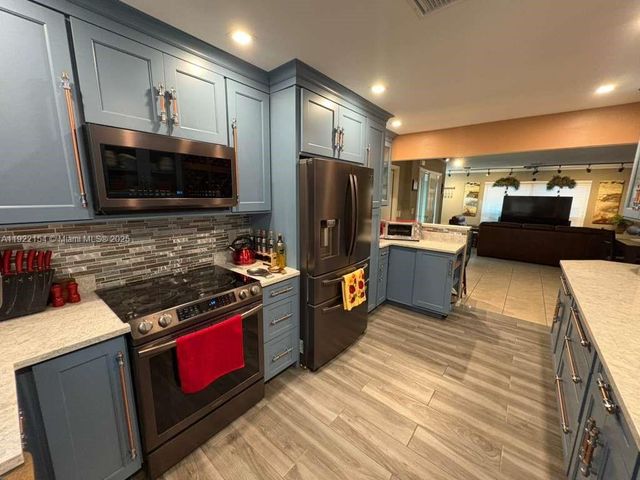 4548 SW 28th Way, Dania Beach, FL 33312