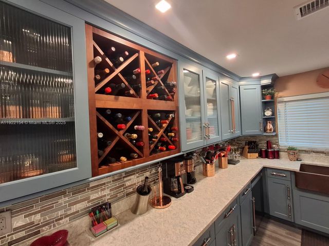 4548 SW 28th Way, Dania Beach, FL 33312