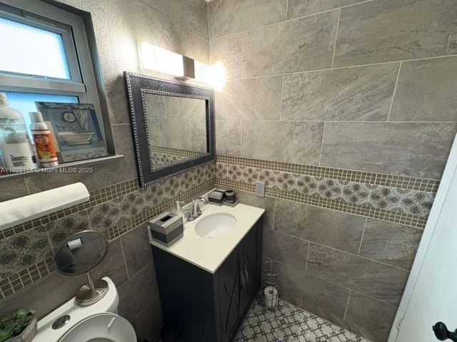 4548 SW 28th Way, Dania Beach, FL 33312