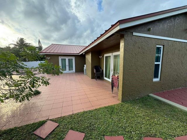 4548 SW 28th Way, Dania Beach, FL 33312