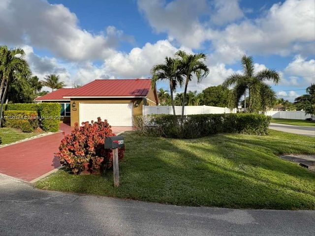 4548 SW 28th Way, Dania Beach, FL 33312
