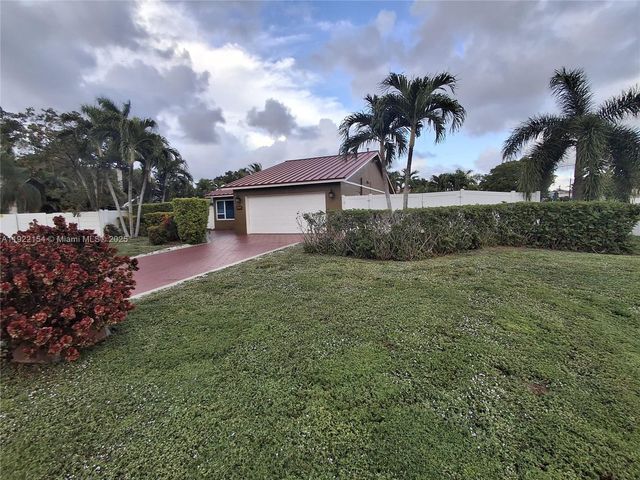 4548 SW 28th Way, Dania Beach, FL 33312