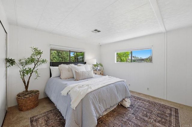 1010 E Bobier Drive 167, Vista, CA 92084