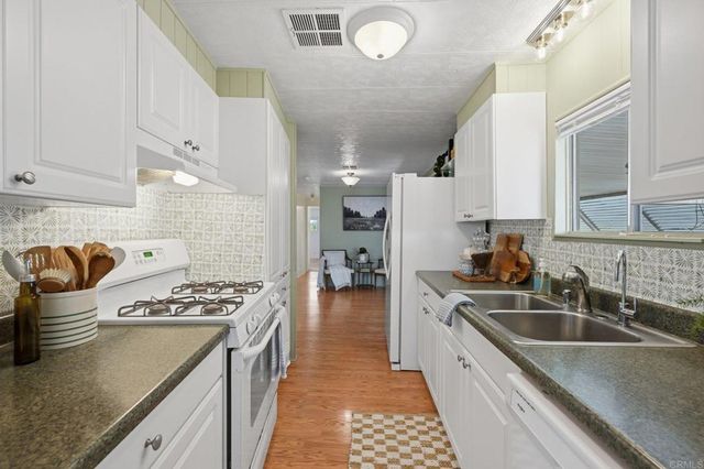 1010 E Bobier Drive 167, Vista, CA 92084