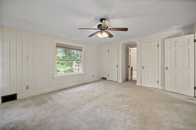 976 Gulf Road, Elyria, OH 44035