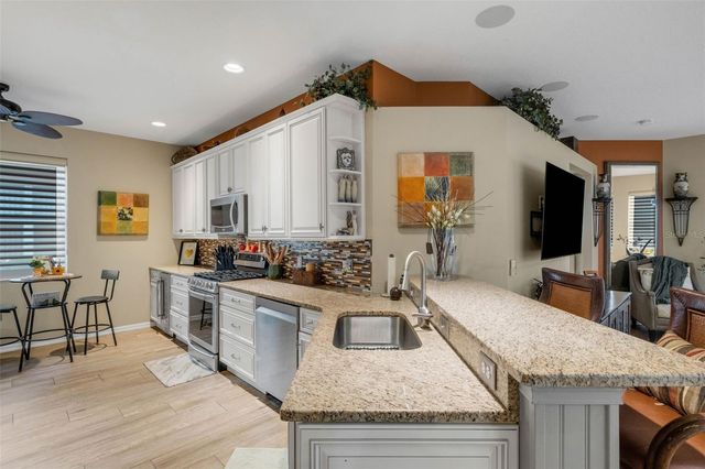 6242 BLUE RUNNER COURT, Lakewood Ranch, FL 34202