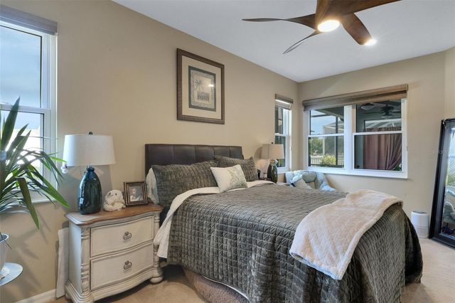6242 BLUE RUNNER COURT, Lakewood Ranch, FL 34202