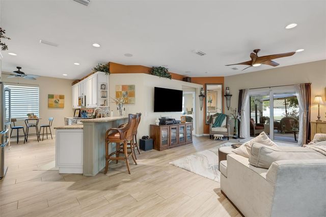 6242 BLUE RUNNER COURT, Lakewood Ranch, FL 34202
