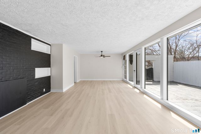 55 Englewood Drive, New Haven, CT 06515