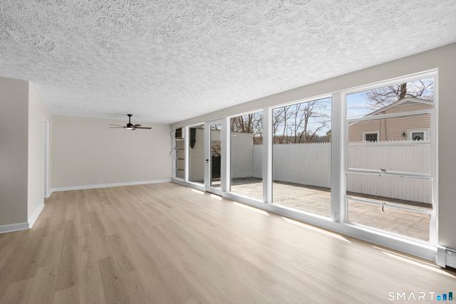 55 Englewood Drive, New Haven, CT 06515