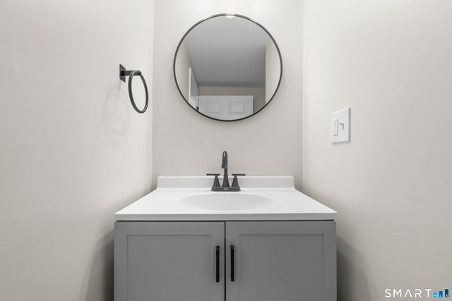 55 Englewood Drive, New Haven, CT 06515