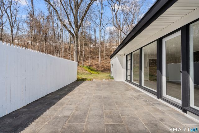 55 Englewood Drive, New Haven, CT 06515