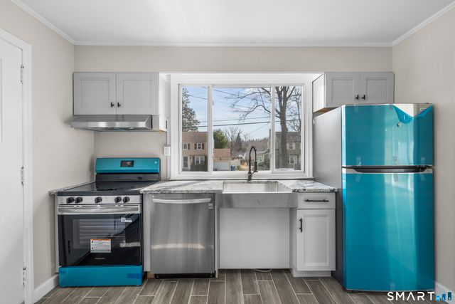 55 Englewood Drive, New Haven, CT 06515