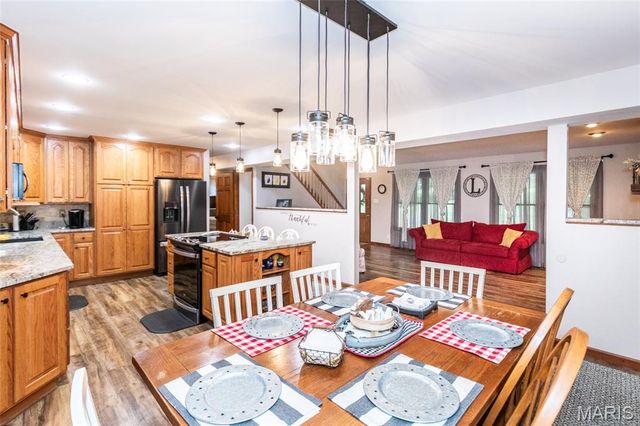 100 Hickory Lane, Festus, MO 63028