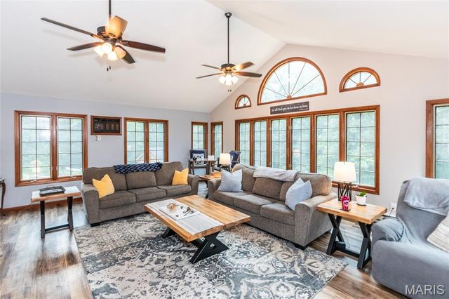 100 Hickory Lane, Festus, MO 63028