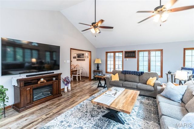 100 Hickory Lane, Festus, MO 63028