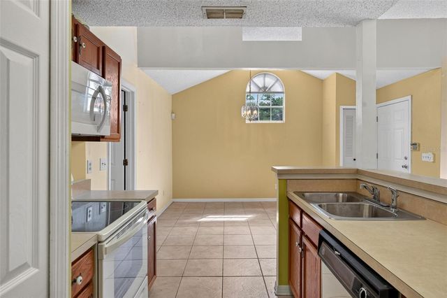 962 NEWCASTLE CIRCLE 202, Lake Mary, FL 32746