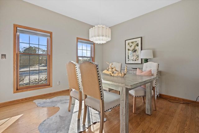 4310 W Carriage COURT, Mequon, WI 53092