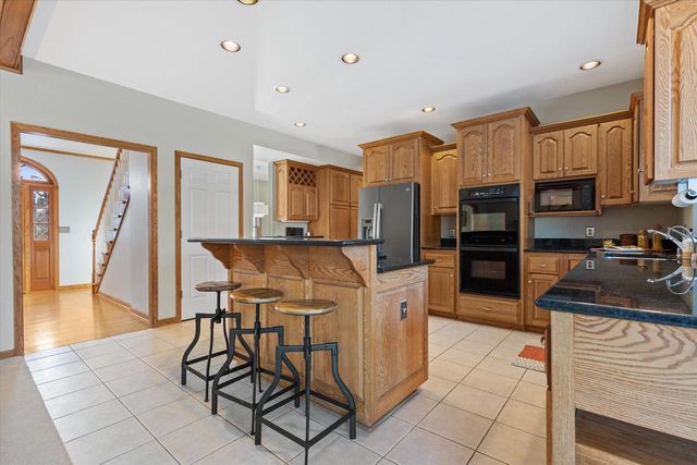 4310 W Carriage COURT, Mequon, WI 53092