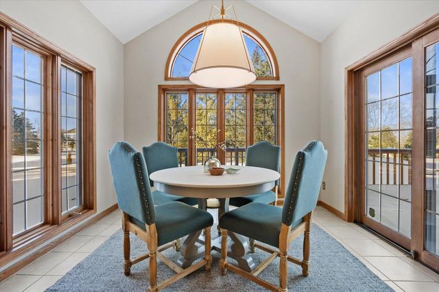 4310 W Carriage COURT, Mequon, WI 53092