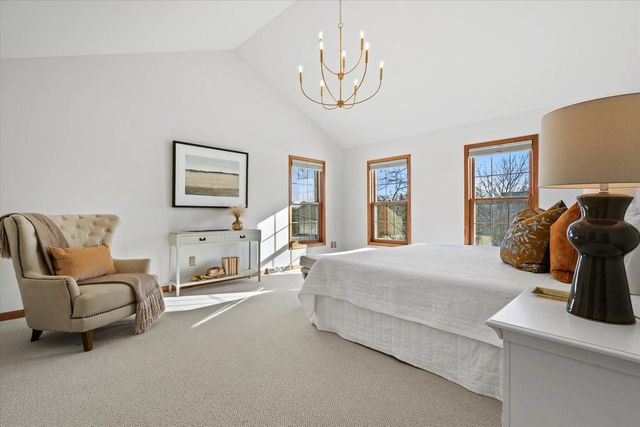 4310 W Carriage COURT, Mequon, WI 53092