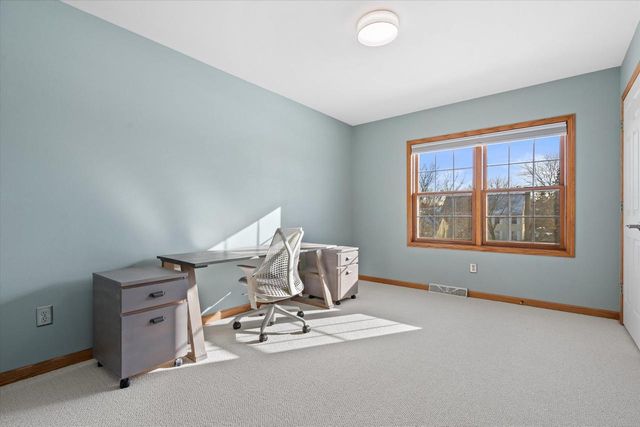 4310 W Carriage COURT, Mequon, WI 53092