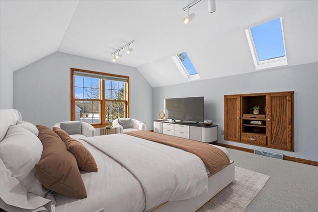 4310 W Carriage COURT, Mequon, WI 53092