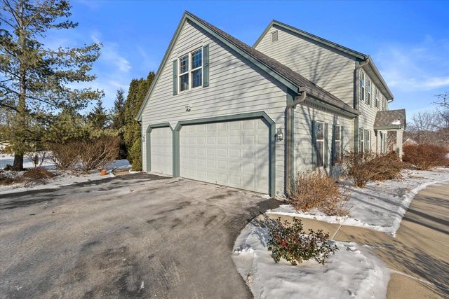 4310 W Carriage COURT, Mequon, WI 53092