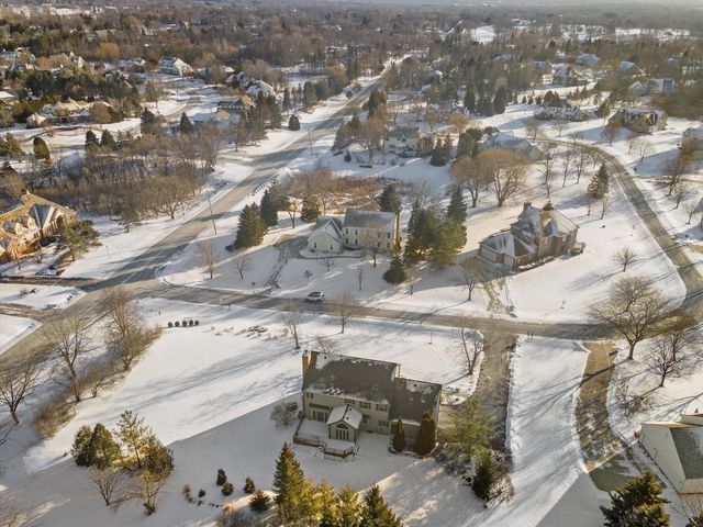 4310 W Carriage COURT, Mequon, WI 53092